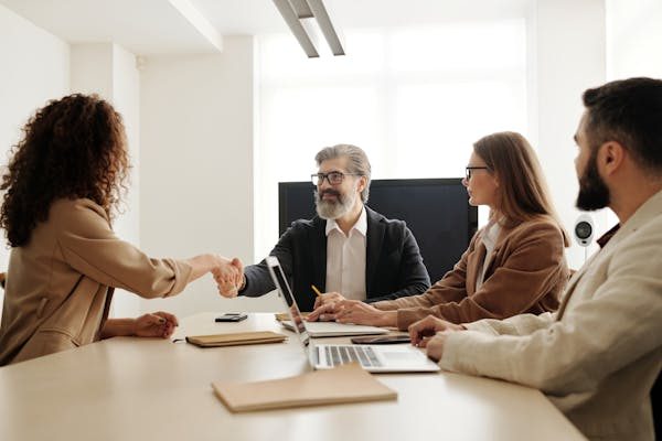 Recrutez efficacement à Aix-en-Provence avec Aéos : nos conseils