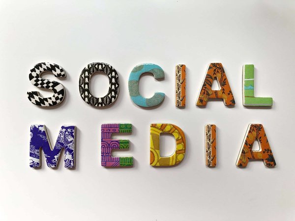 Comment développer une formation en gestion des réseaux sociaux pour les conseillers en communication?