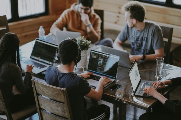 Comment intégrer des systèmes de gestion des processus métiers (BPM) dans une entreprise de services informatiques?